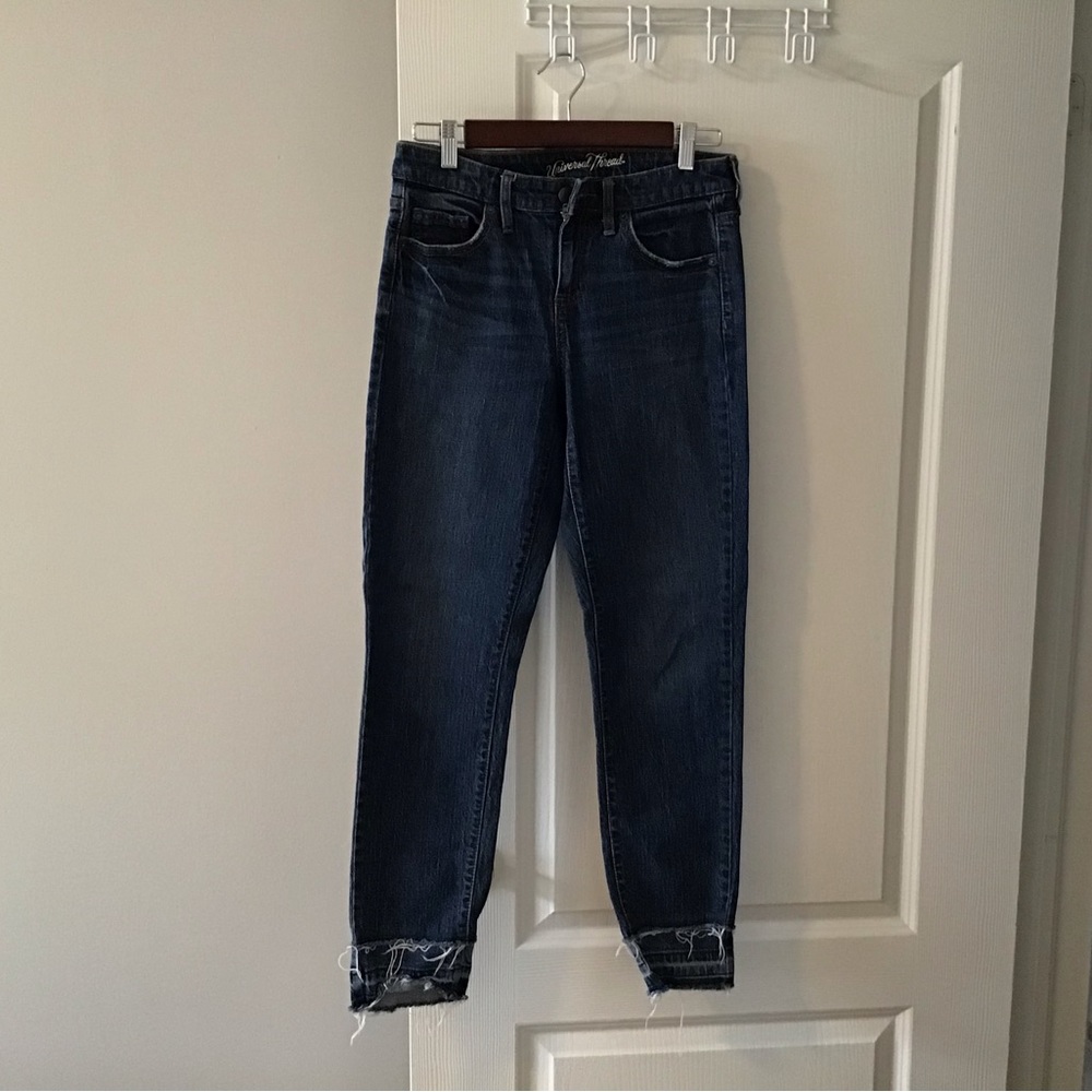 Universal Thread Jeans Size 25.  -1